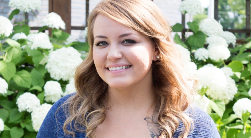 Author Anna Todd. (Photo by planetadelibrosmexico.com via Wikimedia Commons, used under Creative Commons Attribution Share-Alike 4.0 license.)